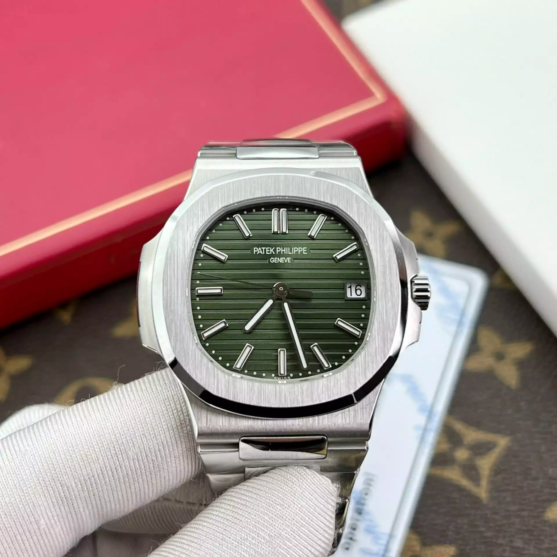 Patek Philippe Nautilus 5711/1A-014 Olive Green Dial 40mm Case Size Stainless Steel Men’s Watch ( Replica )