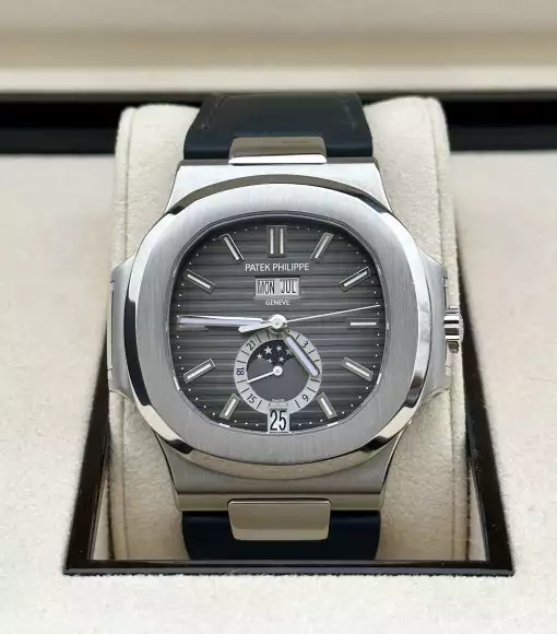 Patek Philippe Nautilus Moonphase 5726A-001 Black Dial Stainless Steel Men’s Watch 40.5mm ( Replica )