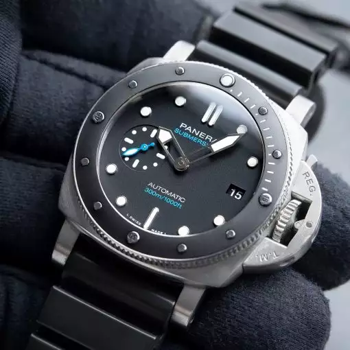Panerai Luminor Submersible Black Dial Ceramic Bezel Steel Diver Pam683 ( Replica )