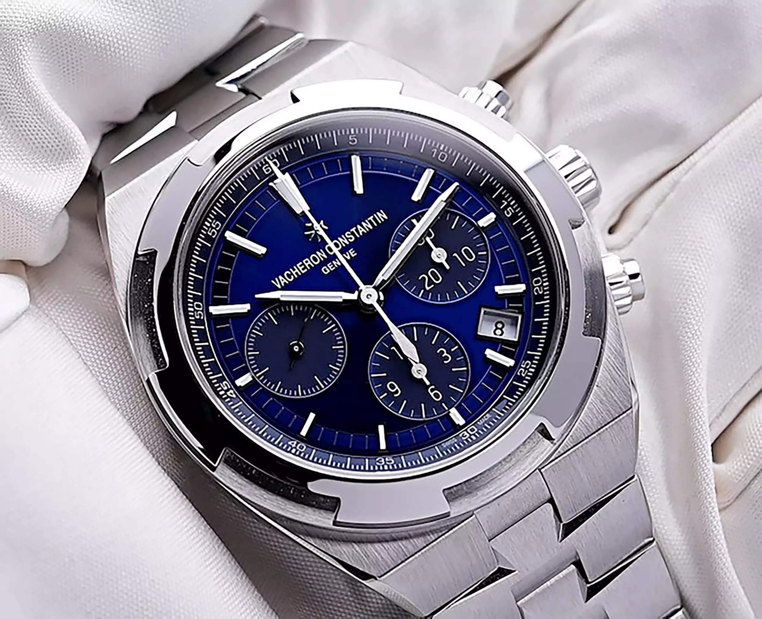 VACHERON CONSTANTIN Automatic Chronograph Blue Dial Men’s Watch 5500V110A-B148 ( Replica )