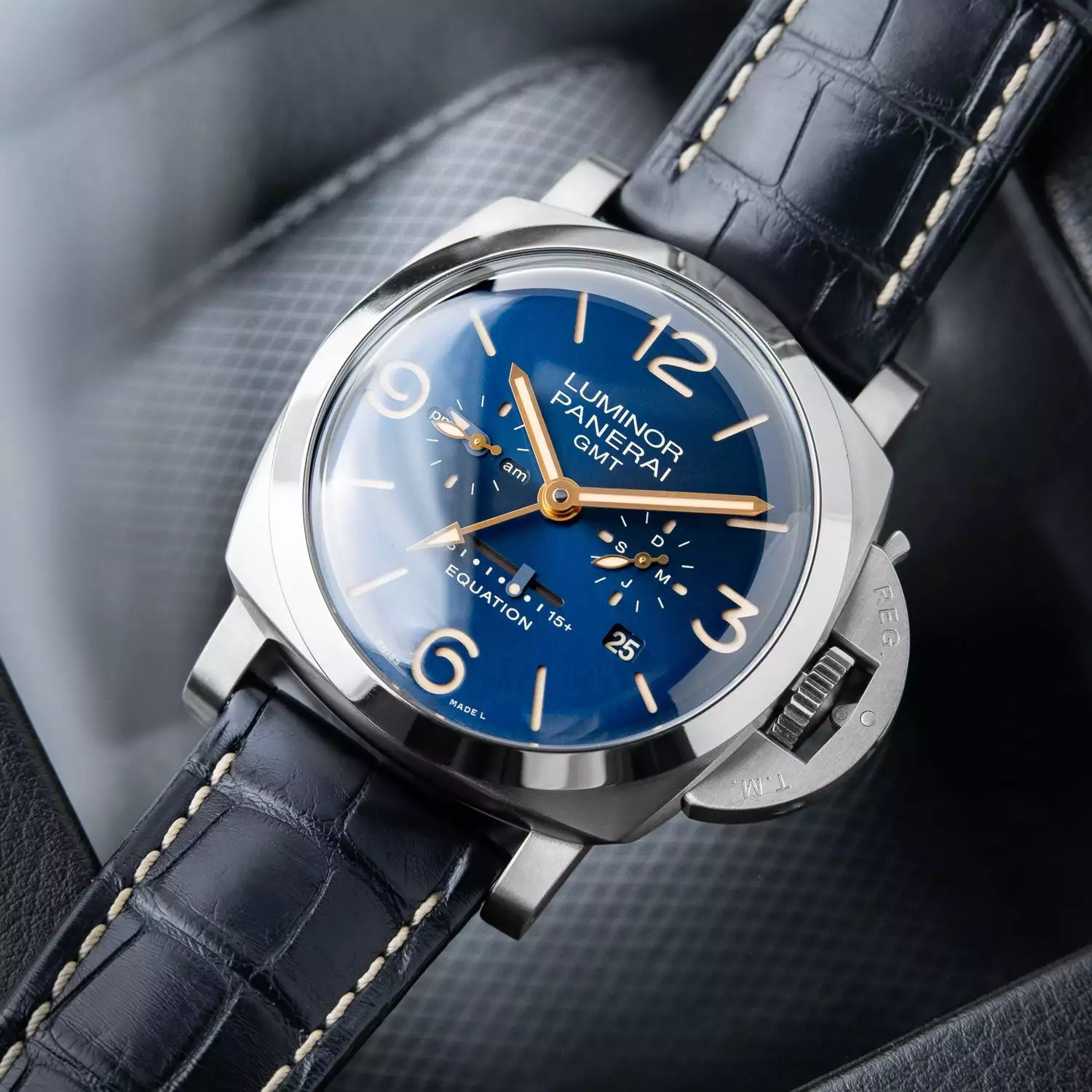 Panerai Luminor Equation Of Time 8 Days GMT Titanium Blue Sunburst Dial 47mm PAM670 ( Replica )