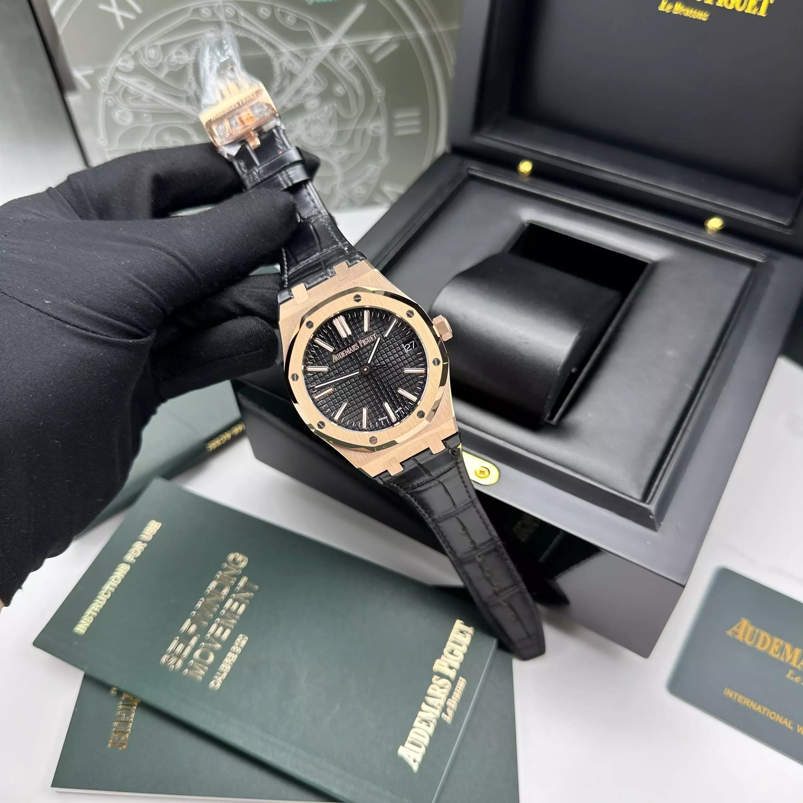 AUDEMARS PIGUET Royal Oak Black Dial Automatic Men’s Watch Item No. 15500OR.OO.D002CR.01 ( Replica )