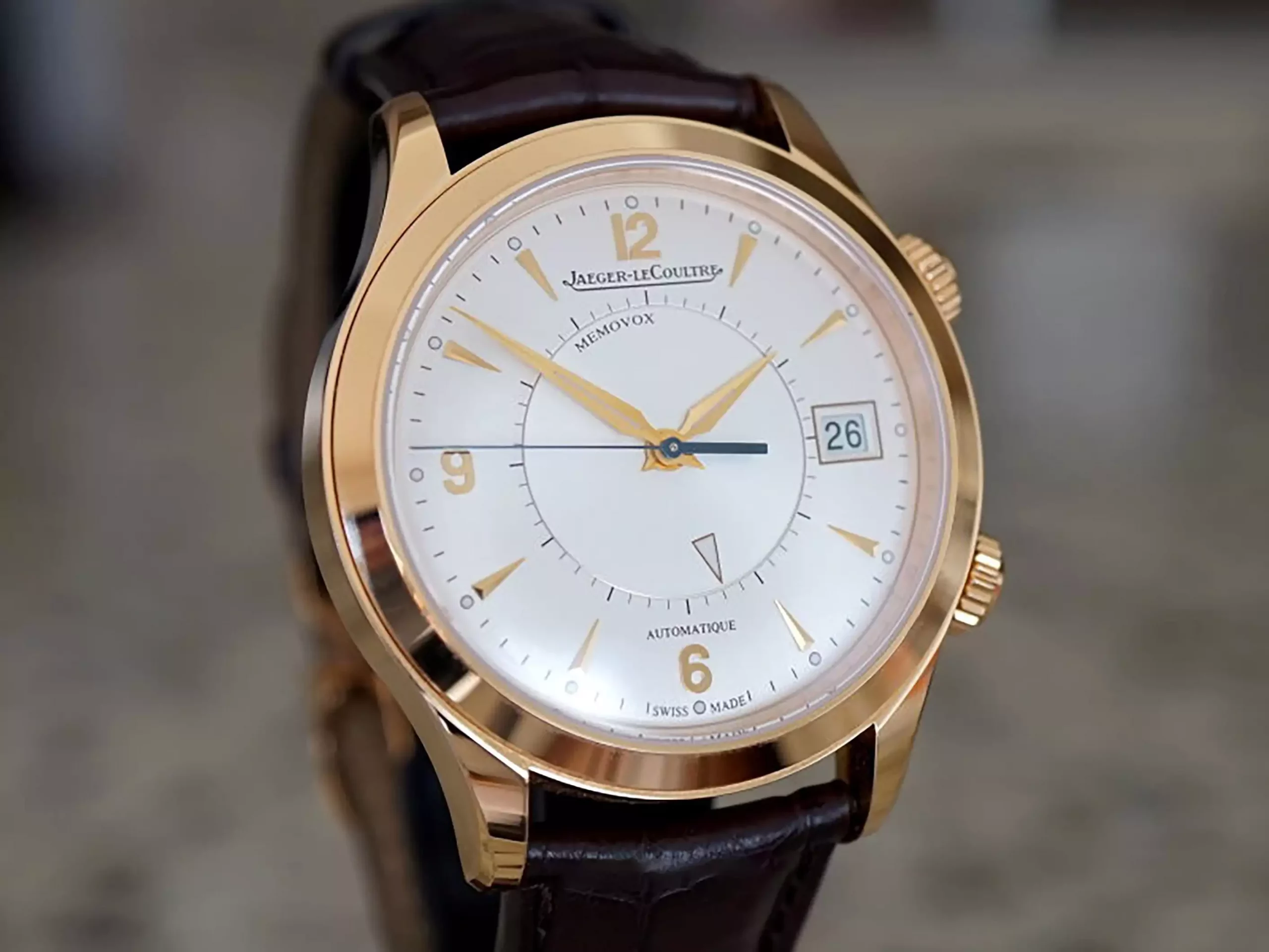 JAEGER LECOULTRE Master Memovox Silver Dial 18kt Rose Gold Brown Leather Men’s Watch Item No. Q1412430 ( Replica )