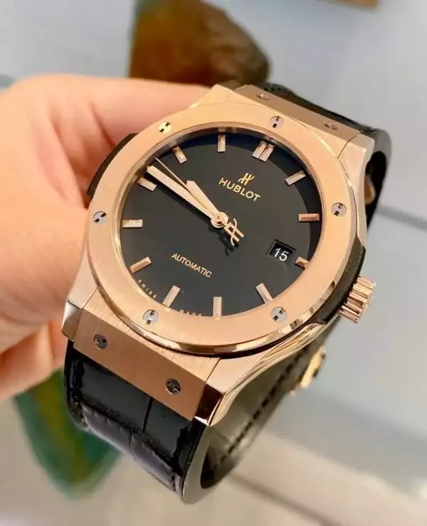 Hublot Classic Fusion Black King Gold 42mm ( Replica )