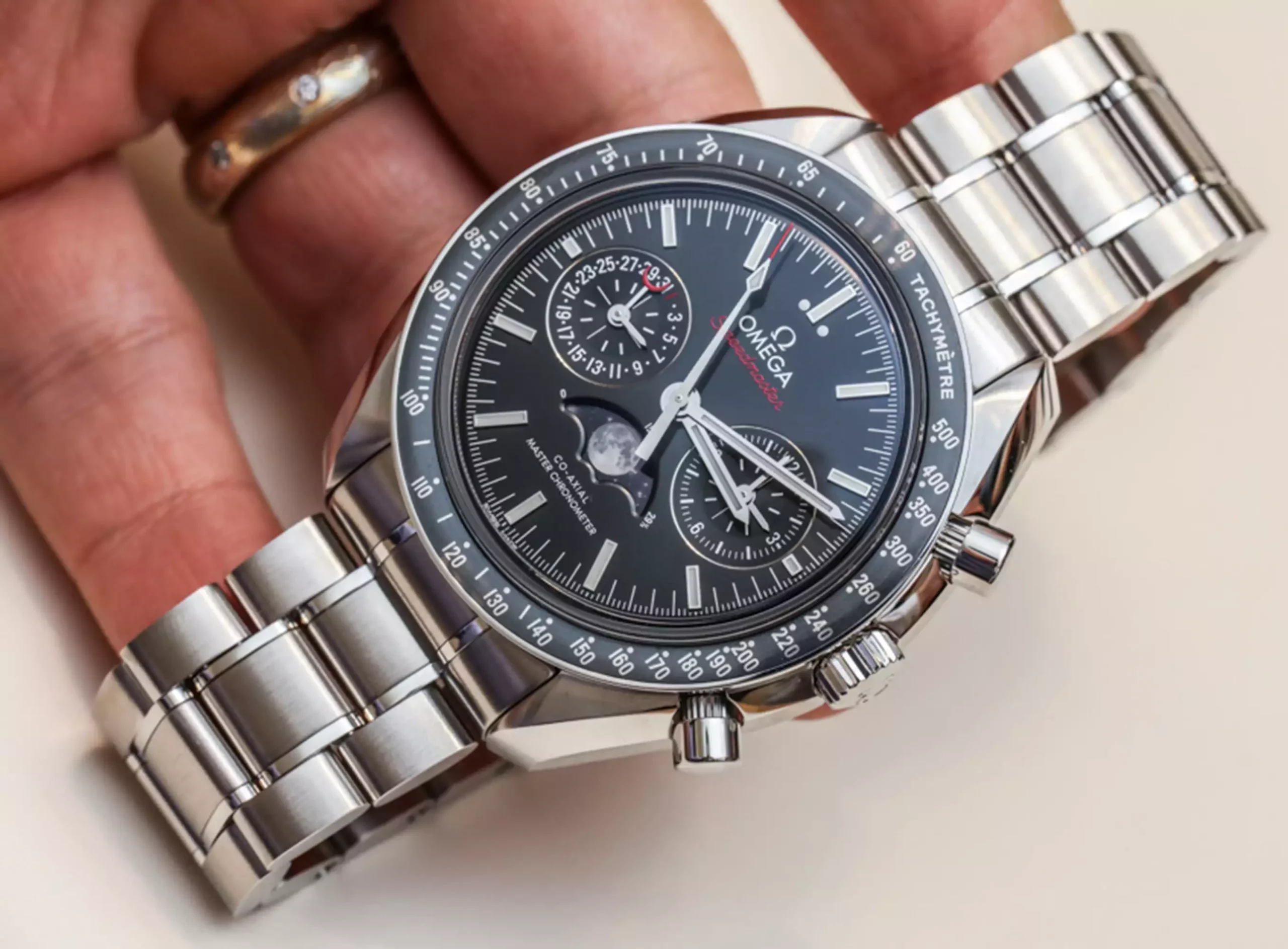 Omega Speedmaster Moon Phase Men’s Watch Item No.304.30.44.52.01.001 ( Replica )