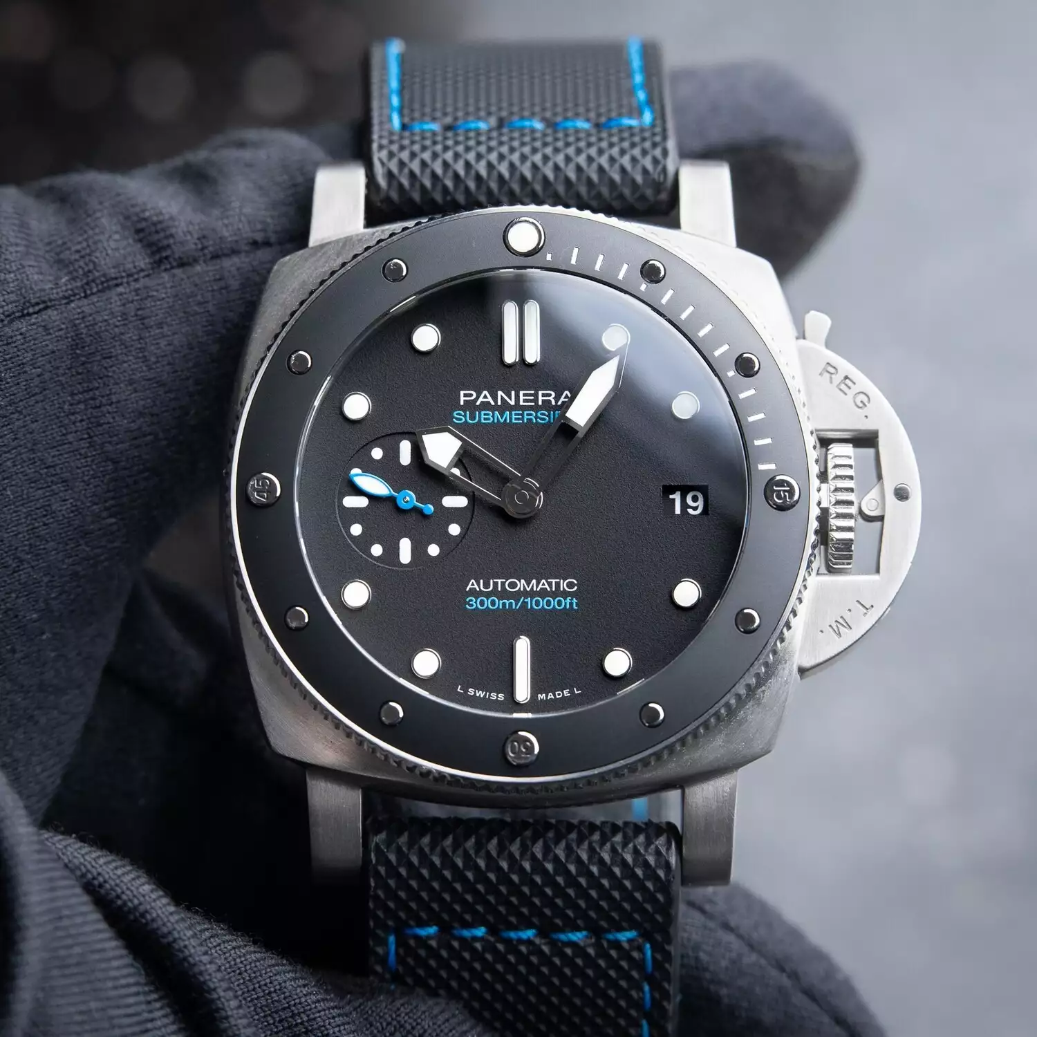 Panerai Luminor Submersible Black Dial PAM00683 42mm ( Replica )