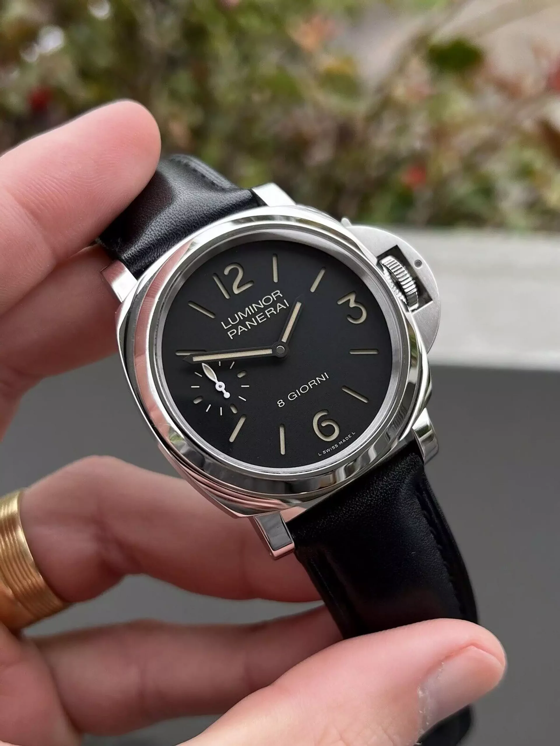 Panerai Luminor Base Hand Wind Black Dial Men’s Watch Item No. PAM00915 ( Replica )