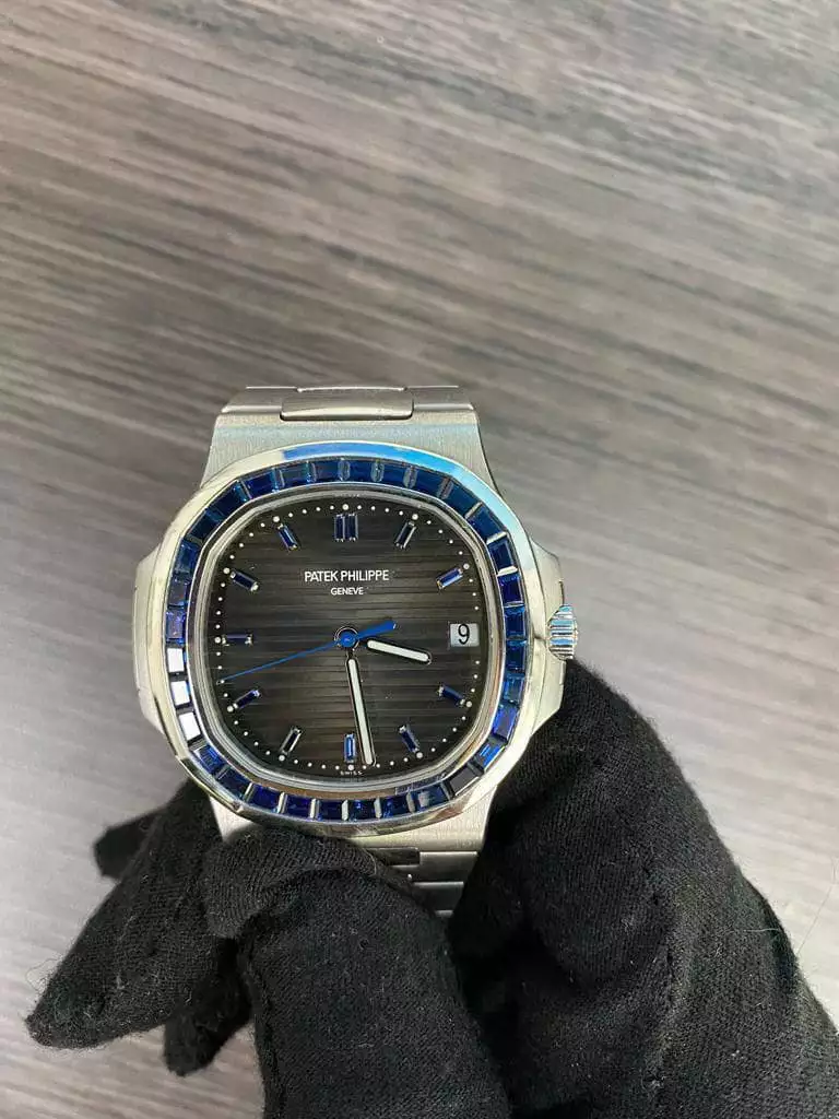 Patek Philippe Nautilus 5711/111P Blue Sapphire Bezel ( Replica )
