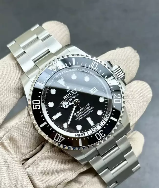 Rolex Deepsea Sea-Dweller 126660-0001 44mm Black Dial Men’s Watch ( Replica )